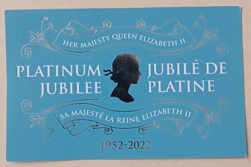 2002 Queen Elizabeth II Platinum Jubilee proof 1oz silver coin set in case (mintage: 5500)