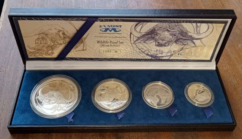 Nice 2001 Wildlife silver proof set (African Buffalo) in case incl.certificate