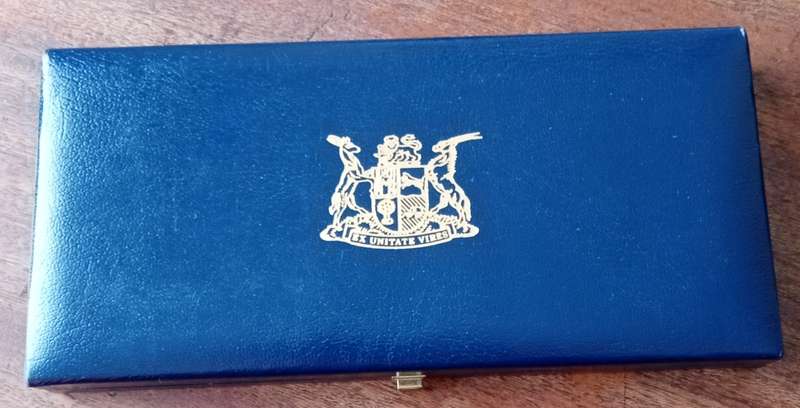1990 Republic proof set (R2-1c) in box (mintage: 10239)