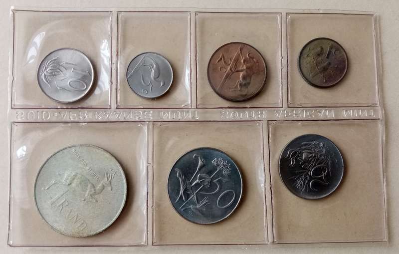 1967 English uncirculated Mint pack set incl.silver R1 (mintage: 20000).