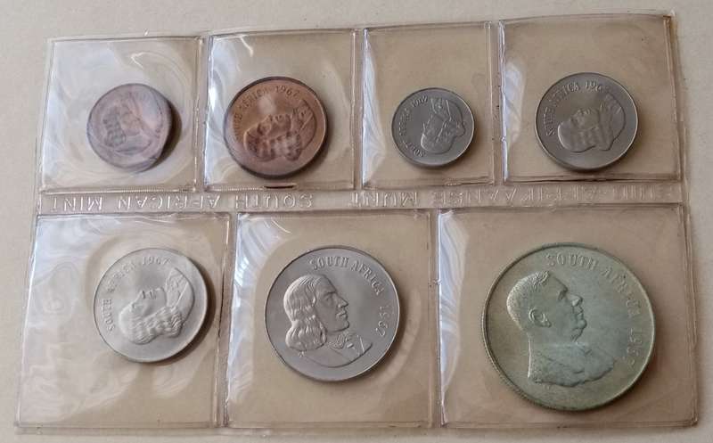 1967 English uncirculated Mint pack set incl.silver R1 (mintage: 20000).