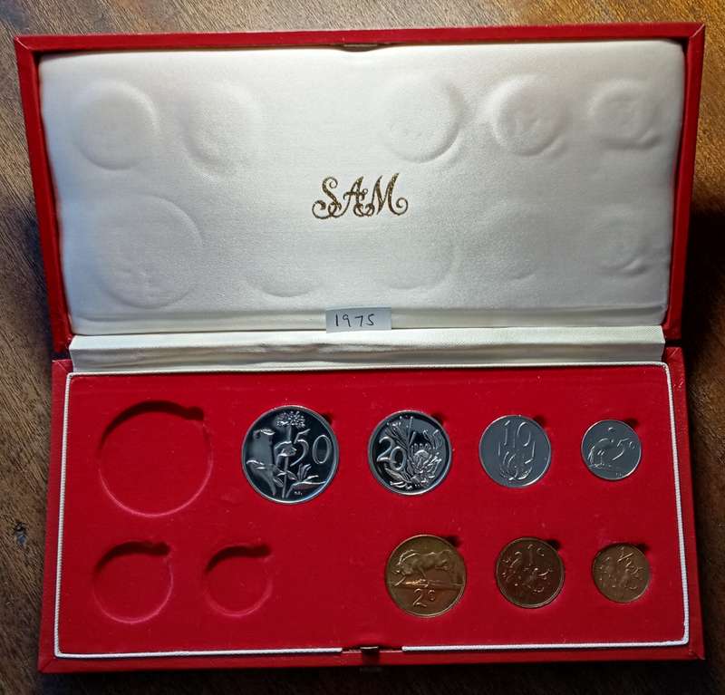 Partial 1975 proof set in red box (50c-1/2c)