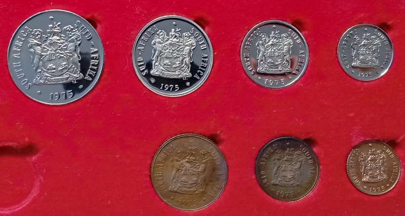 Partial 1975 proof set in red box (50c-1/2c)