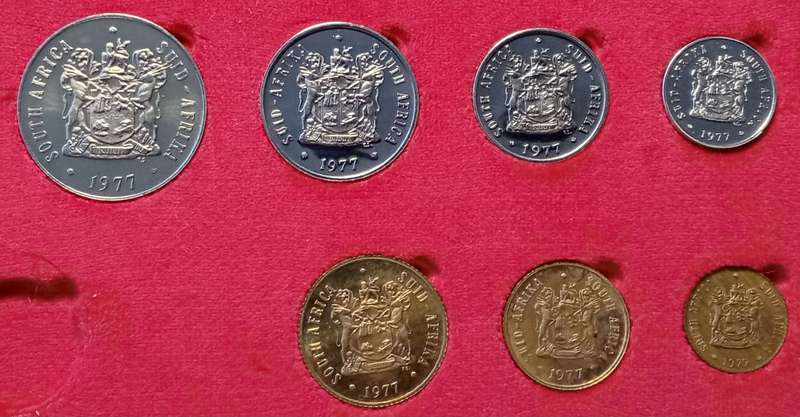 1977 Partial proof set in red box (50c-1/2c).