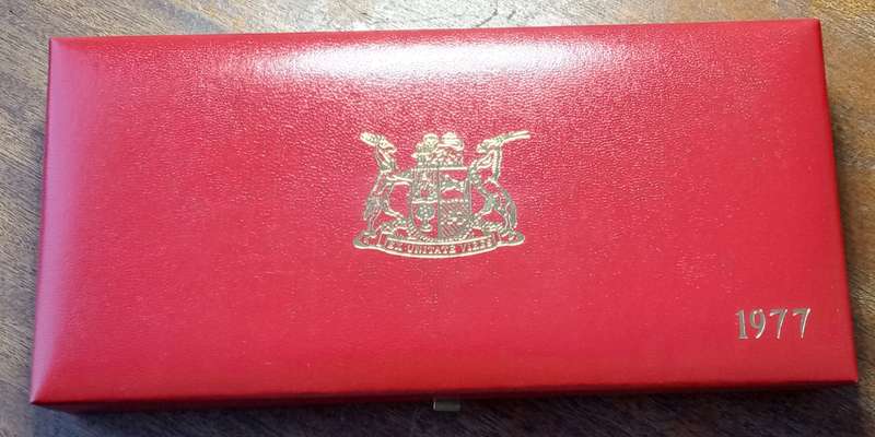 1977 Partial proof set in red box (50c-1/2c).