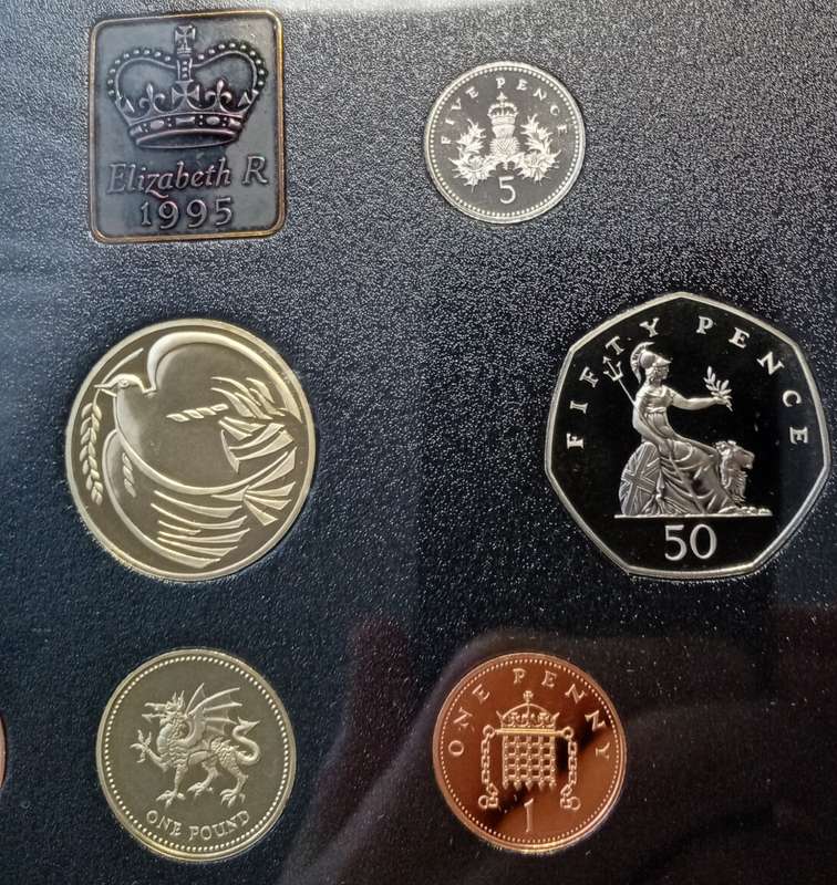 Nice 1995 United Kingdom Royal Mint proof set in blue case