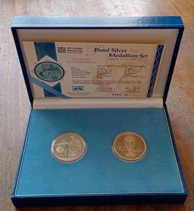 2003 Cricket World Cup proof silver tossing medal set in case with certificate