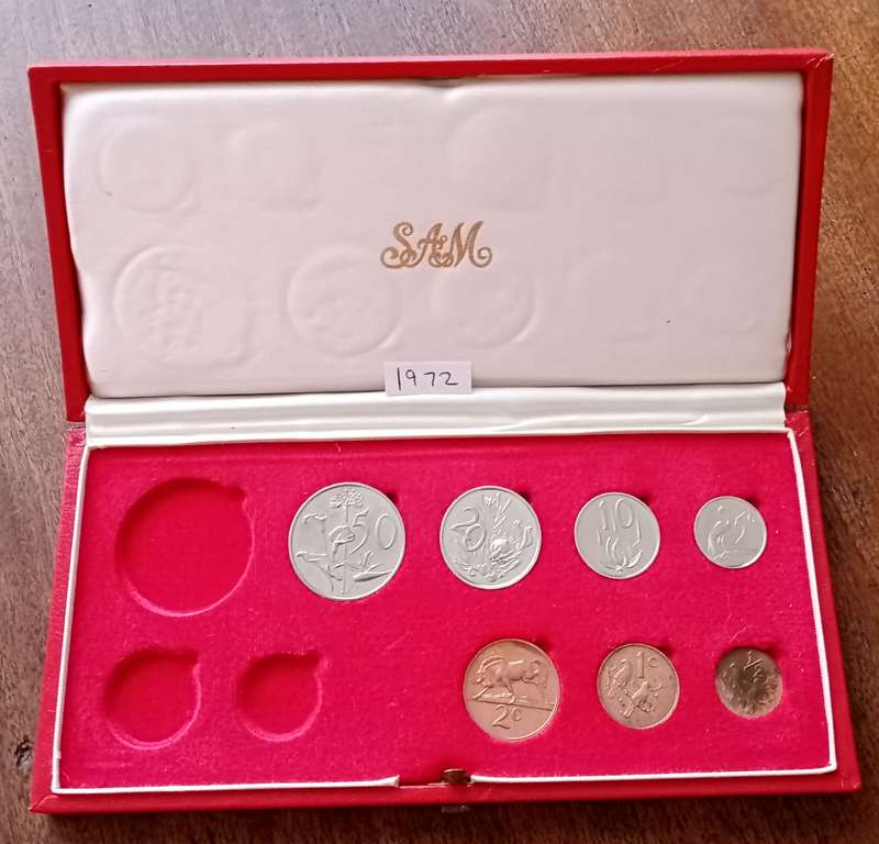 Partial 1972 proof set in red box (50c-1/2c)