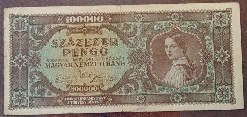 1945 Hungary 100000 Pengő note in hard plastic sleeve