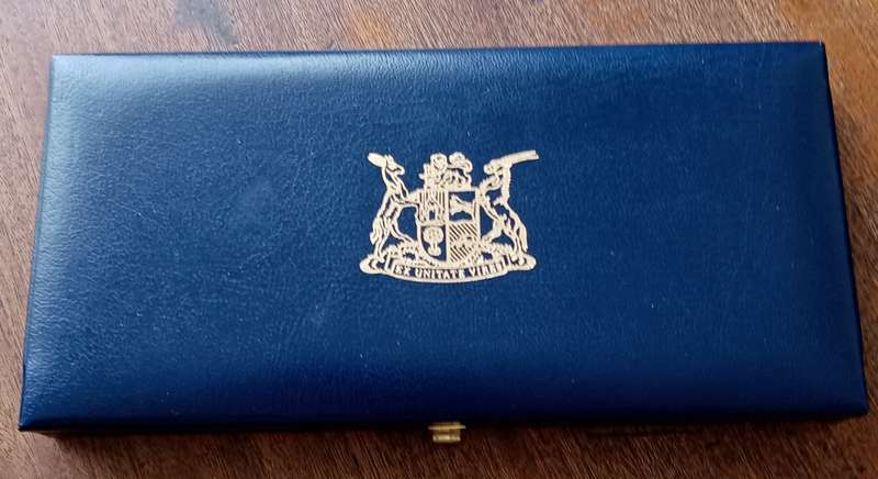 1991 Republic proof set (R2-1c) in box (mintage: 11800)