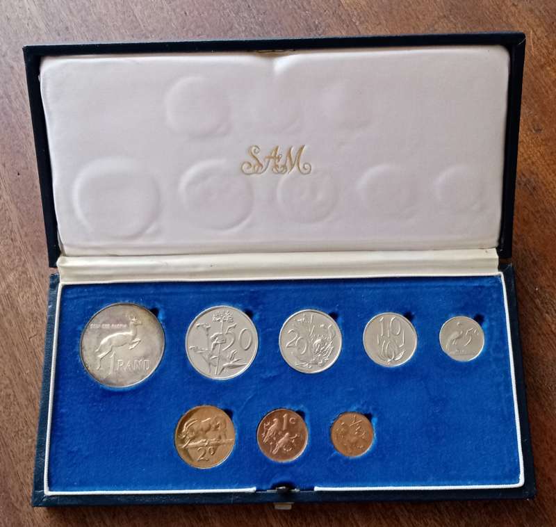 1976 Republic short proof set with silver R1 (mintage: 7000)