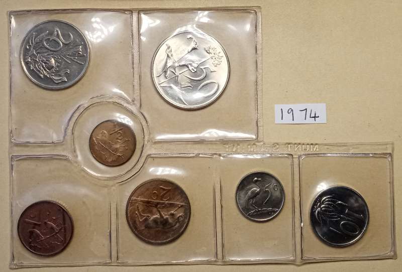 Partial 1974 uncirculated Mint pack set (50c-1/2c) with scarcer 1/2c.