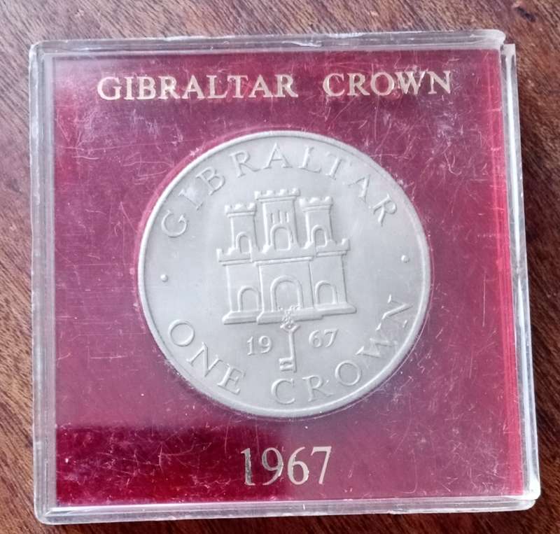 1967 Gibraltar crown in perspex case