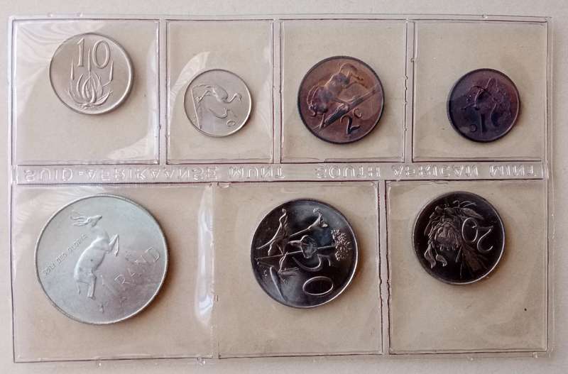 1968 English uncirculated Mint set with silver R1 (mintage: 20000)