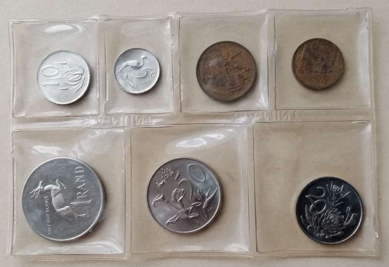 1982 Uncirculated Mint set (R1-1c) mintage: 10000