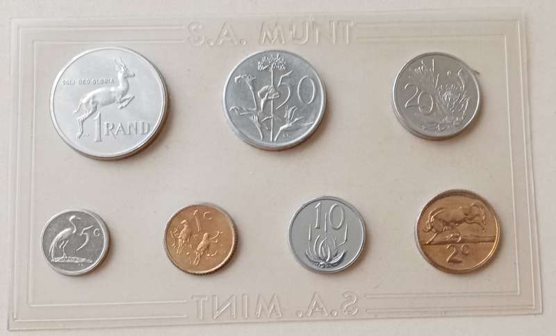 Nice 1988 uncirculated Mint set (R1-1c) mintage: 6250