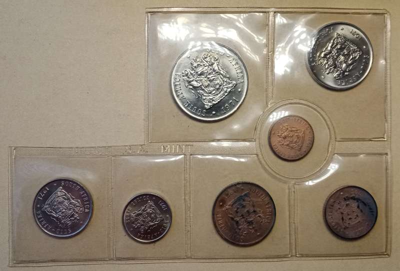 1971 Partial uncirculated Mint pack (50c-1/2c) with scarcer 1/2c