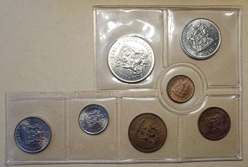 1973 Partial uncirculated Mint pack (50c-1/2c) with scarcer 1/2c.