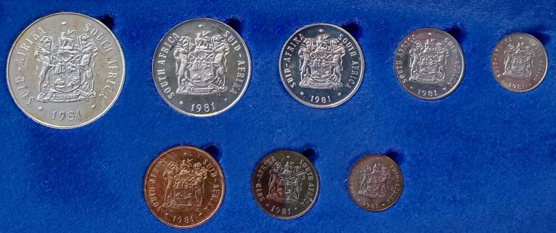 Nice 1981 Republic short proof set with silver R1 (mintage: 4000)