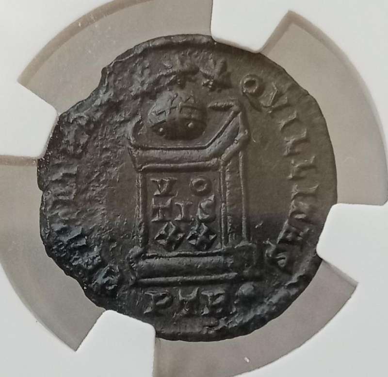 Ancient Rome: Constantine I (307-337 A.D) bronze Follis SANGS graded