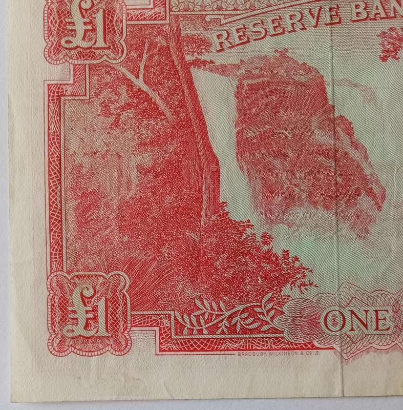 Nice 1964 Rhodesia one pound in AXF