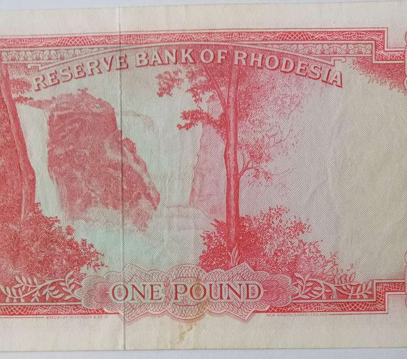 Nice 1964 Rhodesia one pound in AXF