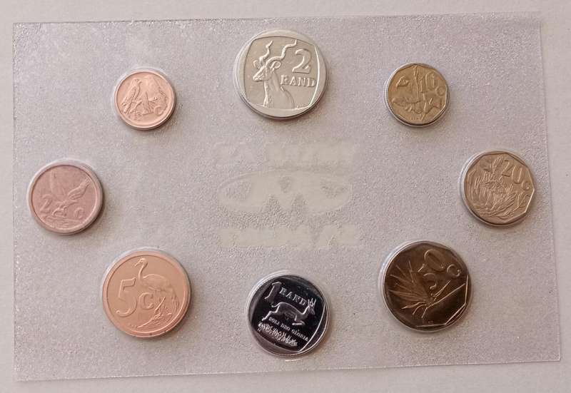 Uncirculated 1990 Mint pack set with scarcer R1 (mintage: 12230)