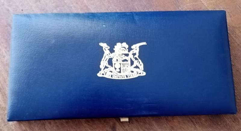 1989 Republic short proof set with double R1 (mintage: 9571)