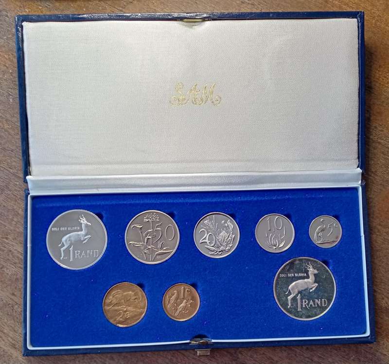 1989 Republic short proof set with double R1 (mintage: 9571)