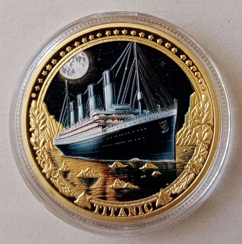 Titanic commemorative novelty coin - Golden colour (40mm)