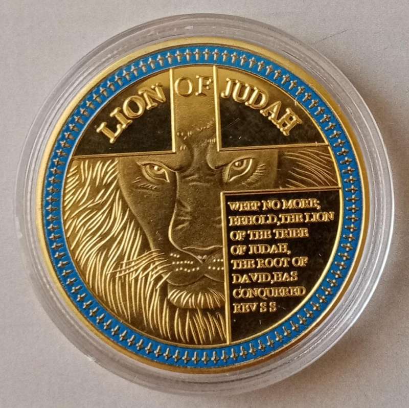 Lion of Judah commemorative novelty coin with cross and scripture design - (40mm)