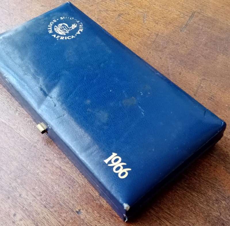 Partial 1966 proof set in blue box (20c-1c)