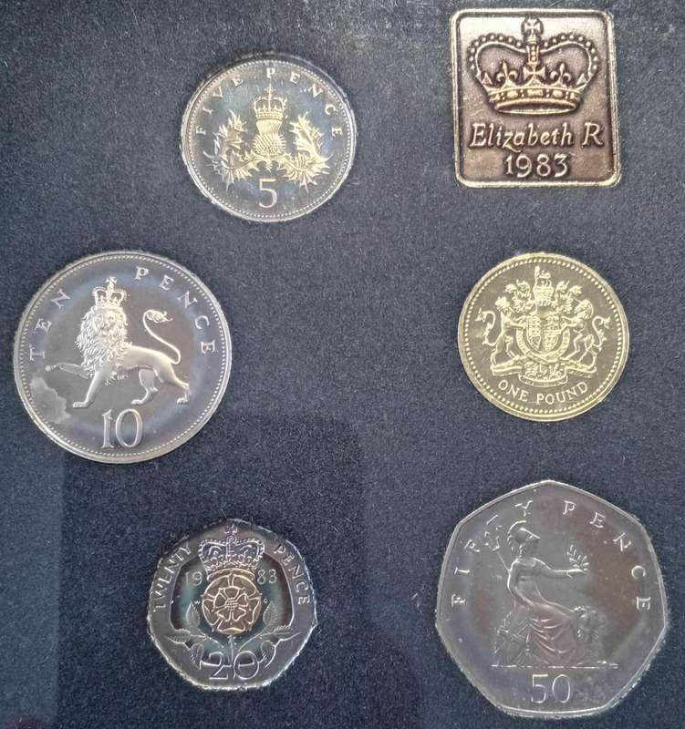 Nice 1983 Great Britain Royal Mint proof set in blue case