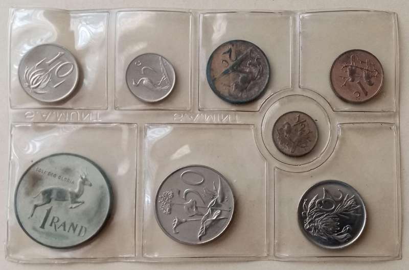 1976 Uncirculated Mint set with silver R1 (mintage: 20000)