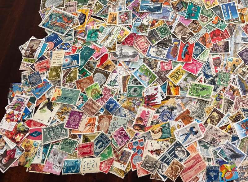 BulkLot Sale - World Mixture, off paper stamps (1000 Stamps). Lots of stamps.
