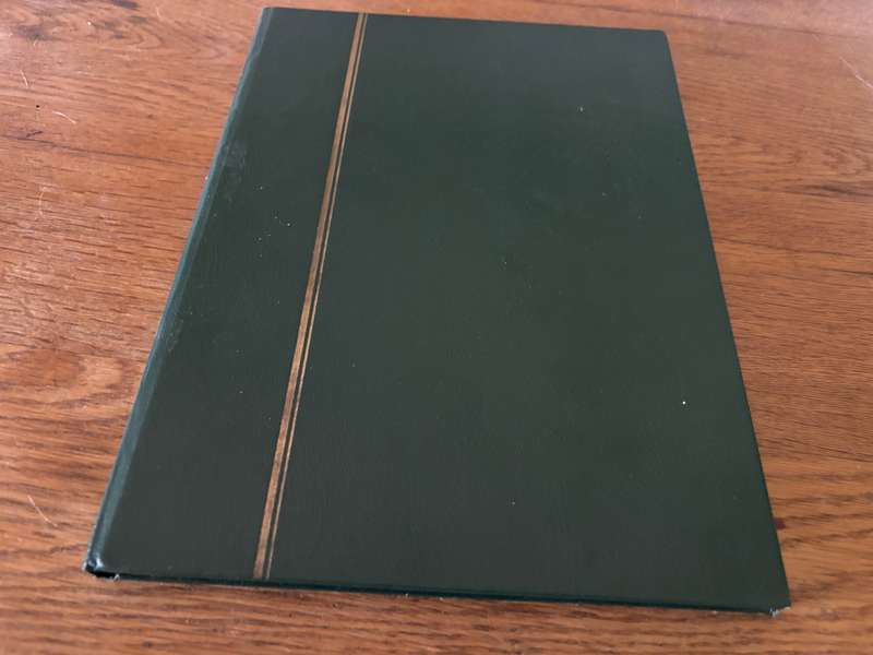 BULKLOT SALE - Old stockbook with CRETE & GREECE collection to 1950. Lots of stamps.
