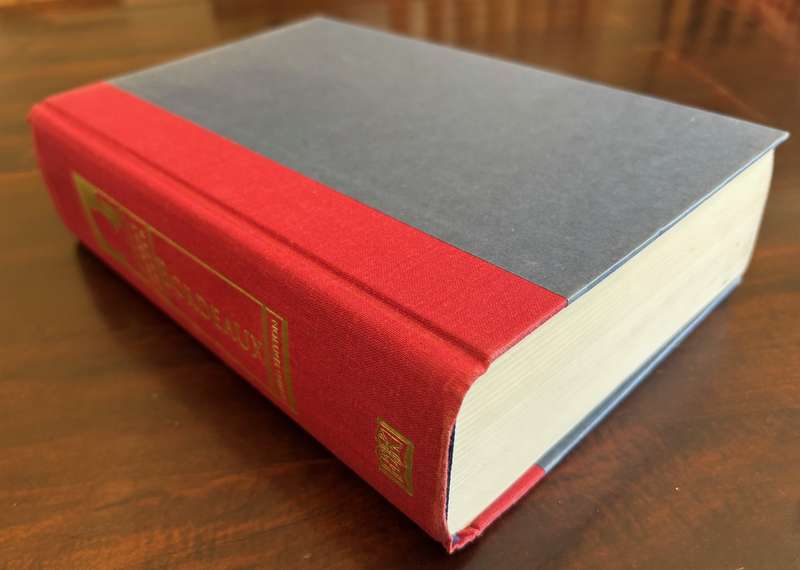 A comprehensive guide of the wines of Bordeaux by Robert Parker. A must for the wine enthusiast