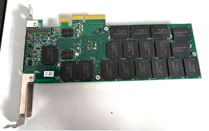 1.6 TB - INTEL Solid State Drive - DC P3600 Series