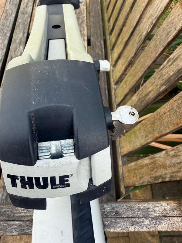 Thule roof rack with SUP cradle