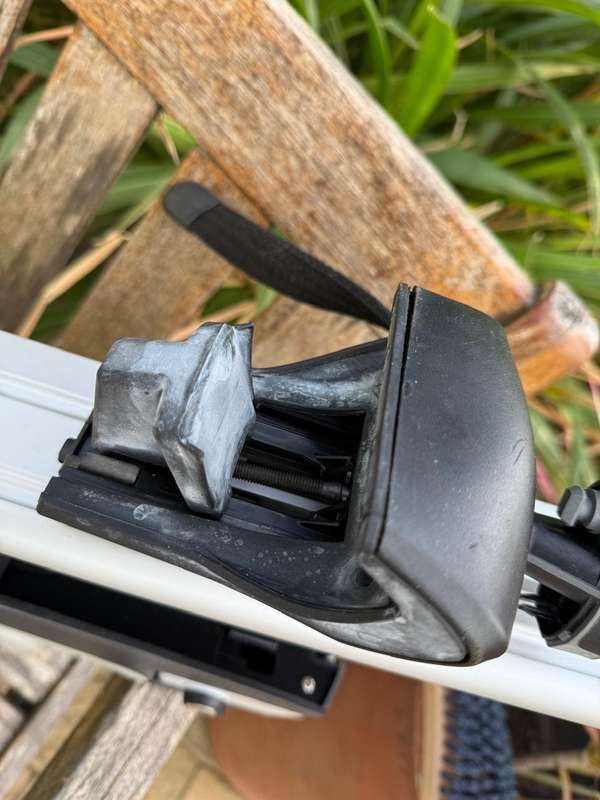 Thule roof rack with SUP cradle