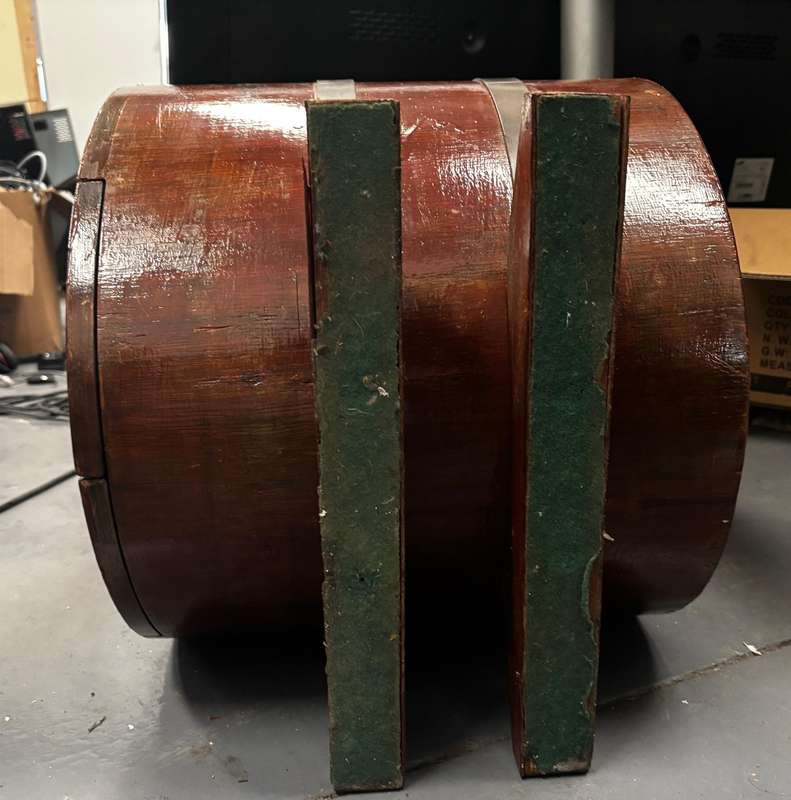 Wooden wine bottle holder