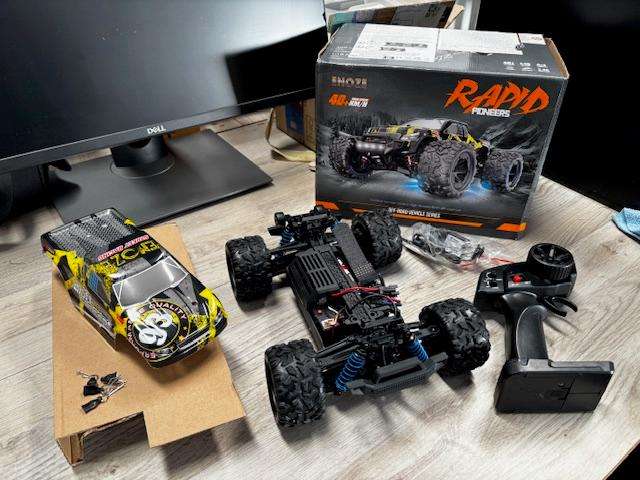 RC racing off road vehicle 2.4Ghz