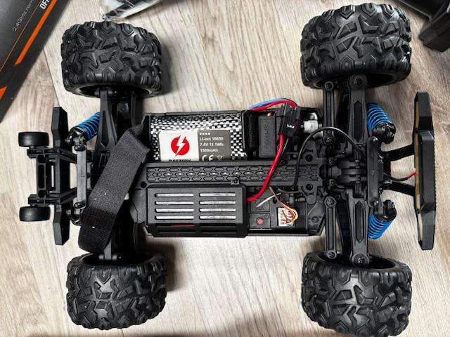 RC racing off road vehicle 2.4Ghz