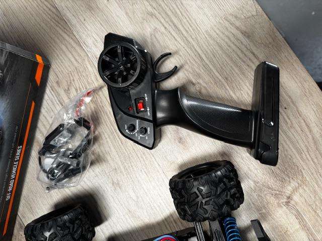 RC racing off road vehicle 2.4Ghz