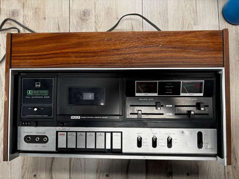 Stereo tape deck