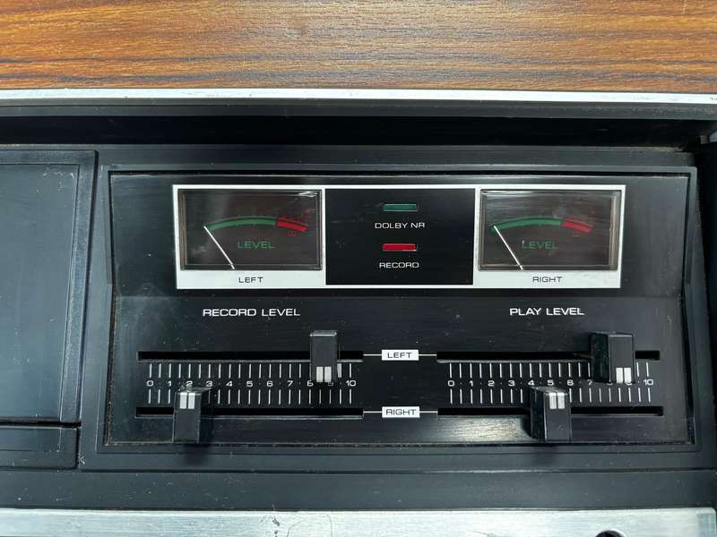 Stereo tape deck