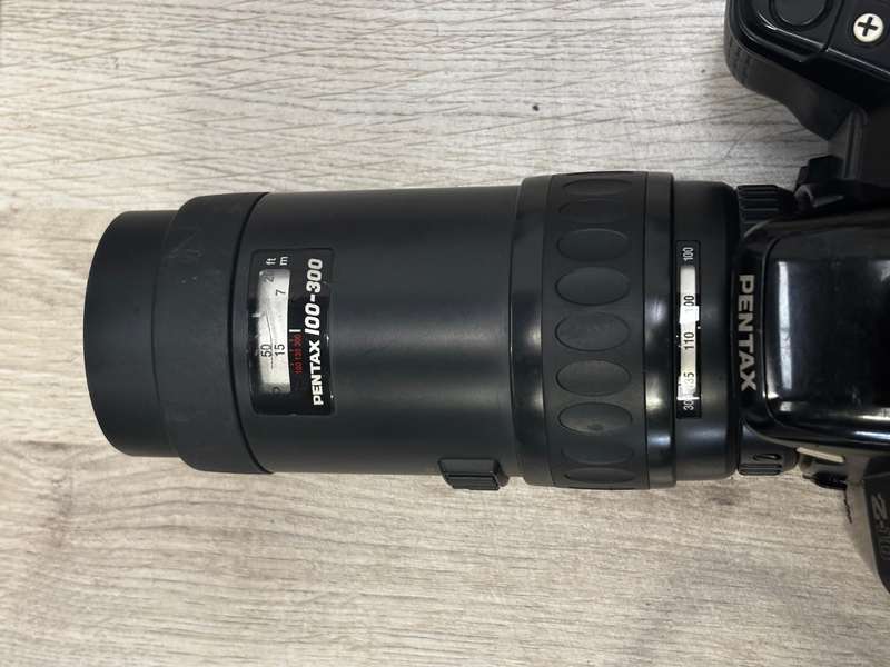 Pentax Z-10  Camera