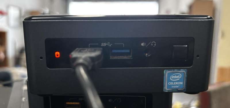 Intel NUC mini PC