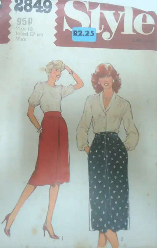 STYLE 2849 SKIRTS SIZE 12 WAIST 67 CM COMPLETE   SEWING PATTERN