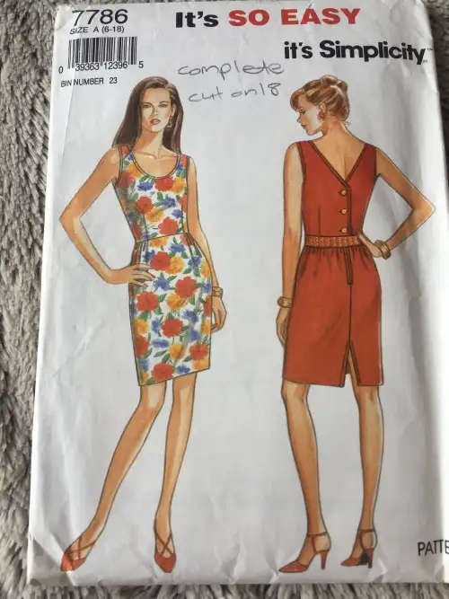 PATTERN SIMPLICITY 7786 (COMPLETE, CUT ON 18) - DRESS WITH BACK BUTTONS (SIZE 6-18) SEWING PATTERN